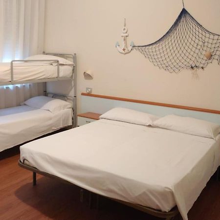 Hotel Maracaibo Rimini Bagian luar foto