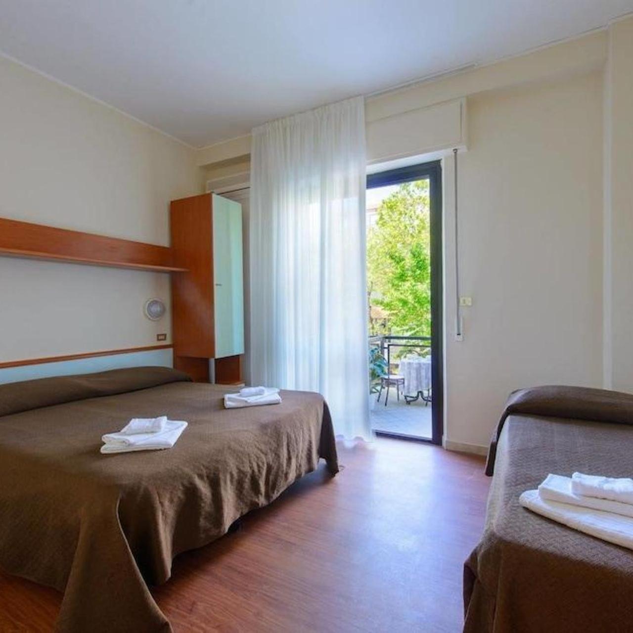 Hotel Maracaibo Rimini Bagian luar foto